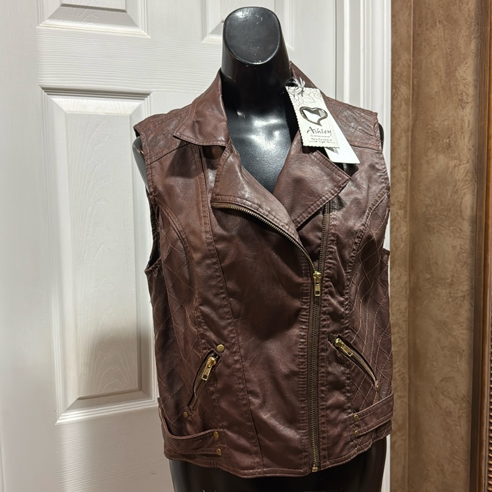 New Ashley By 26 International vest